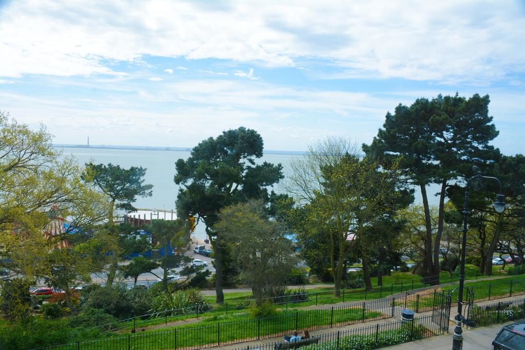 Pier View Self Catering Luxury Apartments Σάουθεντ-ον-Ση Εξωτερικό φωτογραφία